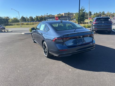 New 2025 Honda Accord SE image 4