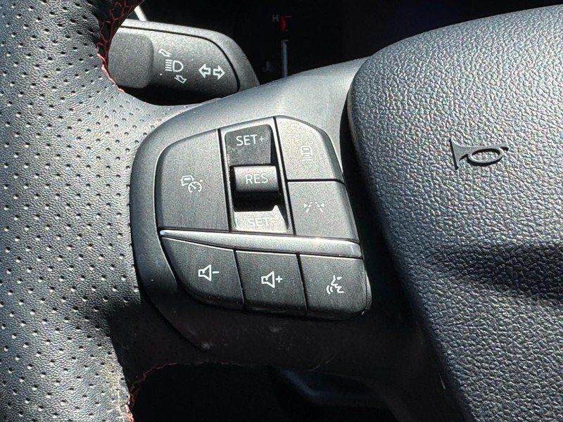 Used 2024 Ford Escape ST-Line w/ Tech Pack #1 FWD image 16