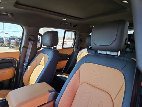 Used 2023 Land Rover Defender 130 X image 11
