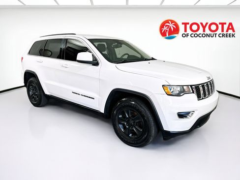 Used 2017 Jeep Grand Cherokee Laredo image 1