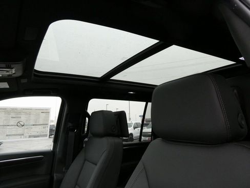 New 2026 Chevrolet Suburban Z71 w/ Z71 Off-Road Package image 35