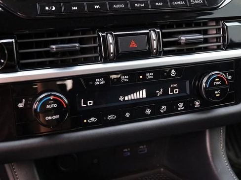Certified 2025 Nissan Pathfinder SL FWD image 19