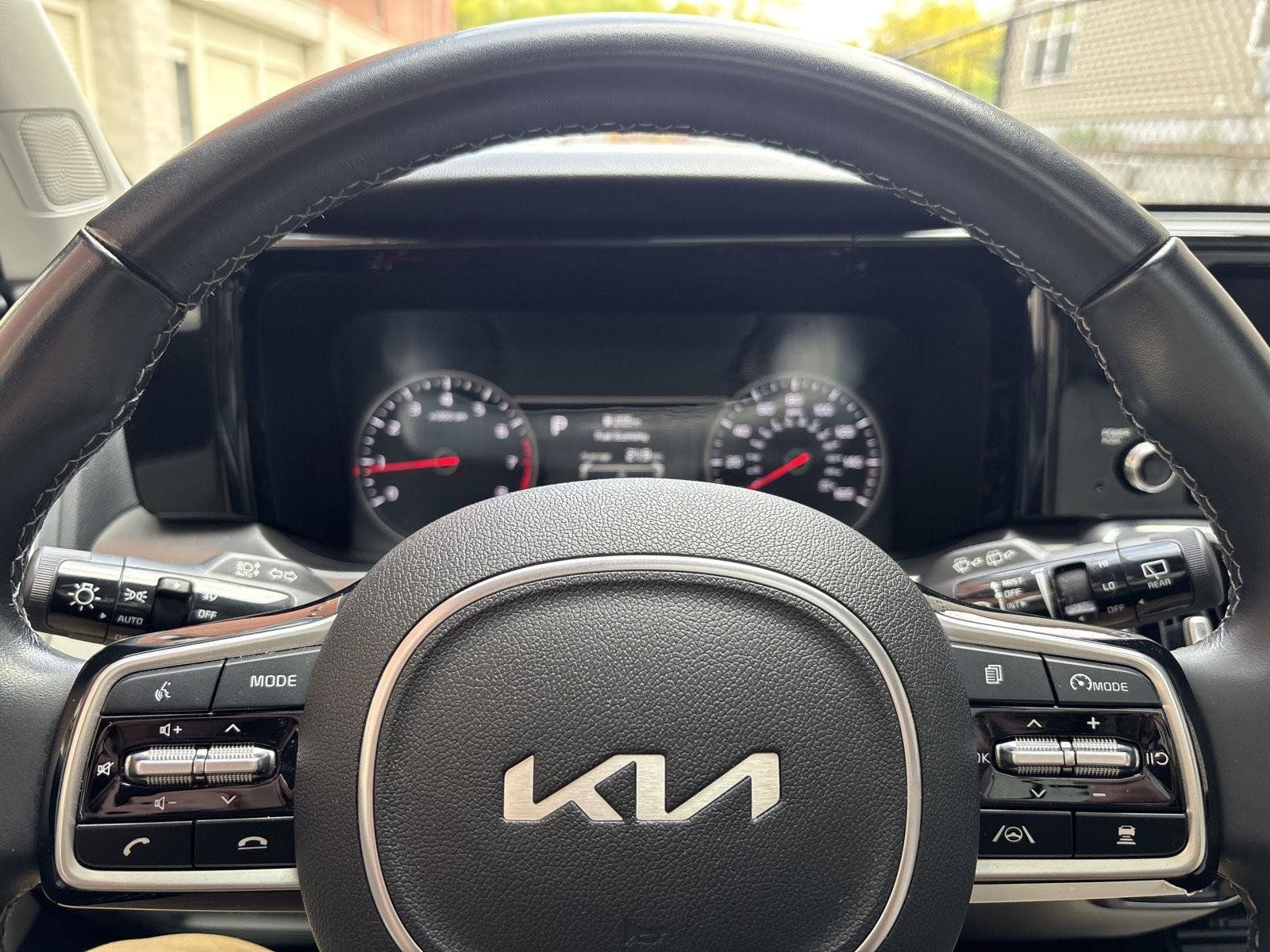 Used 2022 Kia Sorento SX AWD/4WD image 11
