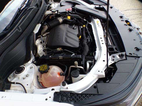 Used 2025 Chevrolet Trax RS w/ Driver Confidence Package image 25