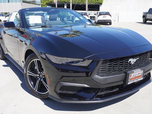 Used 2025 Ford Mustang EcoBoost image 10