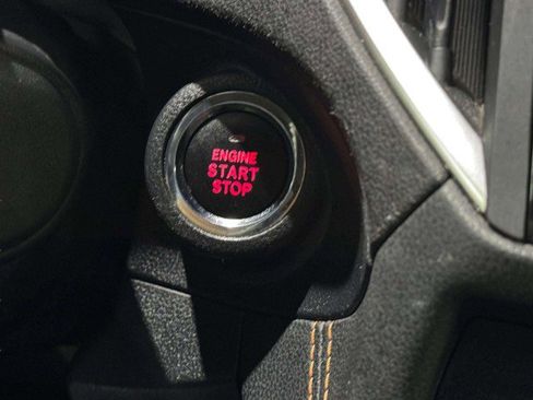 Used 2019 Subaru Crosstrek 2.0i Limited w/ Moonroof Package w/Navigation image 43