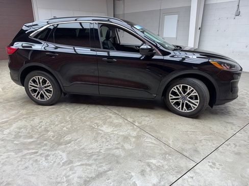 Used 2022 Ford Escape SEL w/ Technology Package image 6