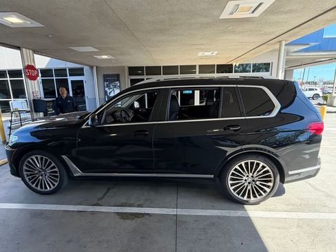 Used 2022 BMW X7 xDrive40i w/ Parking Assistance Package AWD/4WD image 8
