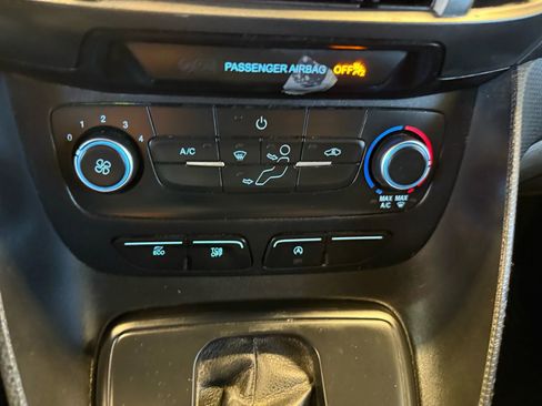 Used 2019 Ford Transit Connect XL image 17