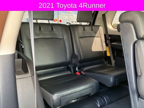Used 2021 Toyota 4Runner SR5 Premium image 15