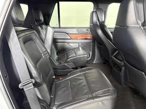 Used 2023 Lincoln Navigator Reserve image 16