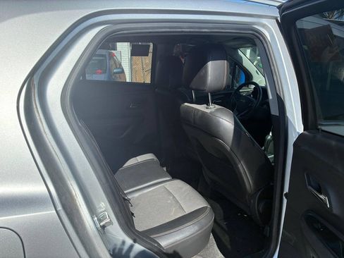 Used 2018 Chevrolet Trax LT w/ LT Convenience Package FWD image 7