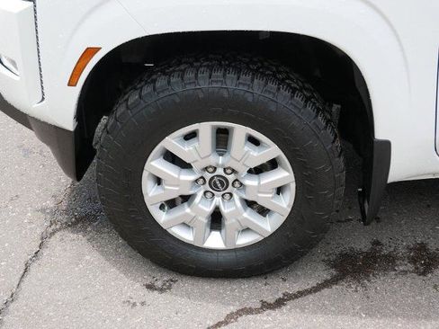 Certified 2023 Nissan Frontier SV w/ Technology Package AWD/4WD image 9