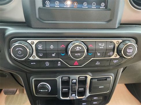 Used 2020 Jeep Gladiator Sport w/ Quick Order Package 24S image 27