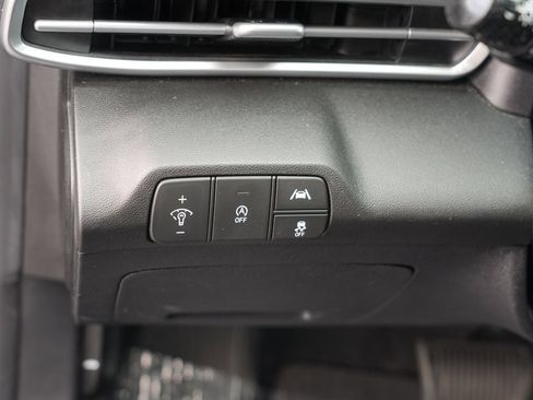 Used 2023 Hyundai Elantra SE FWD image 16