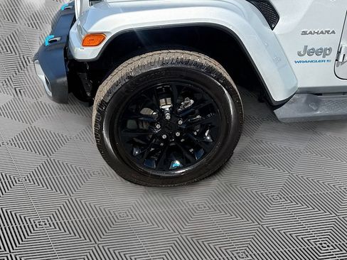 Used 2023 Jeep Wrangler Unlimited Sahara w/ Cold Weather Group AWD/4WD image 35