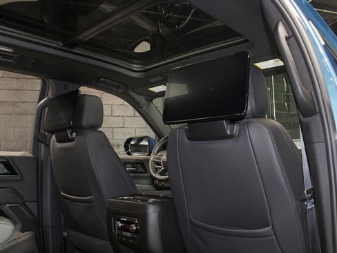 Used 2025 GMC Yukon Denali w/ Denali Reserve Package AWD/4WD image 57
