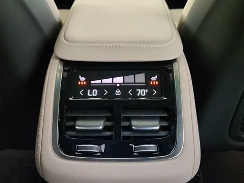 New 2026 Volvo XC90 B6 Plus w/ Protection Package Premier AWD/4WD image 33