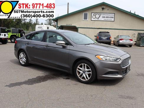 Used 2014 Ford Fusion SE FWD image 11