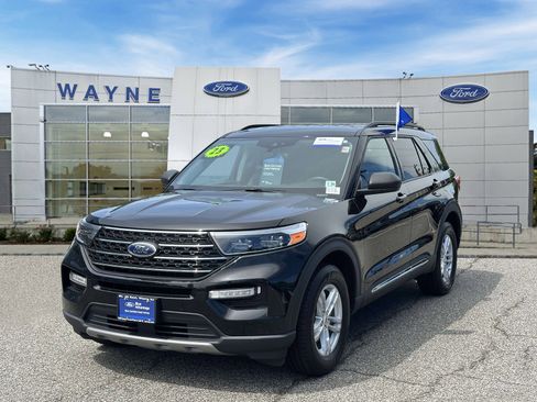 Certified 2023 Ford Explorer XLT w/ Equipment Group 202A AWD/4WD image 2