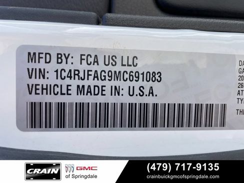 Used 2021 Jeep Grand Cherokee Laredo X AWD/4WD image 32