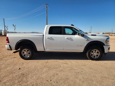 Used 2024 RAM 2500 Laramie AWD/4WD image 4