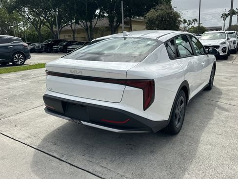 New 2026 Kia K4 LXS FWD image 6