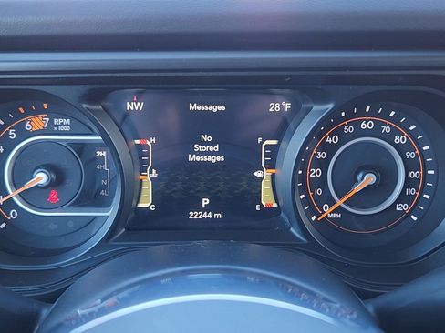 Used 2025 Jeep Wrangler Unlimited Sahara AWD/4WD image 11