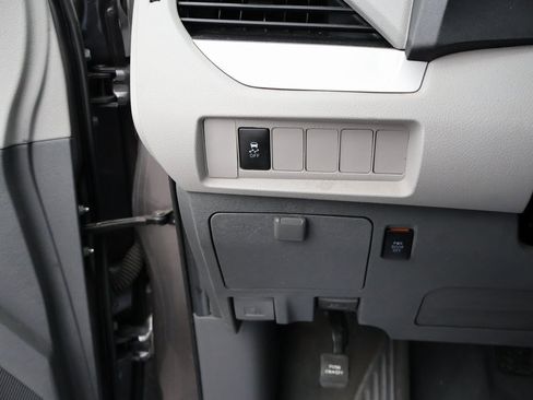 Used 2020 Toyota Sienna LE image 26