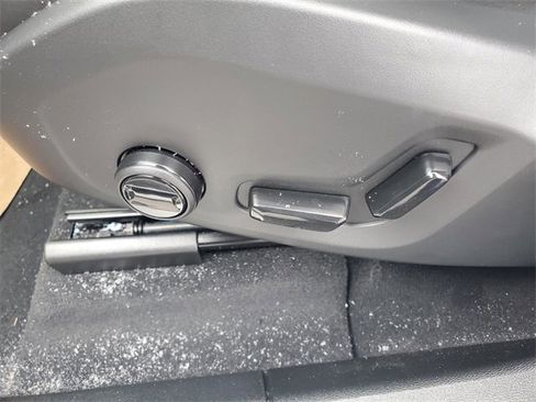 New 2026 Volvo XC60 B5 Plus w/ Protection Package Premier image 15