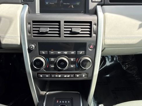 Used 2019 Land Rover Discovery Sport HSE image 28