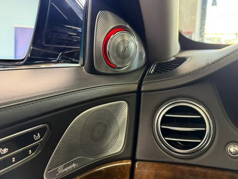 Used 2016 Mercedes-Benz Maybach S 600 image 32