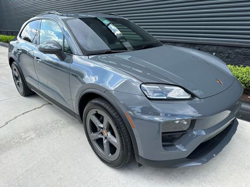 Used 2025 Porsche Macan 4 Electric image 11