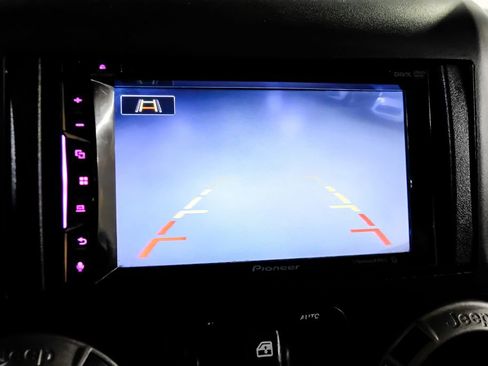 Used 2017 Jeep Wrangler Unlimited Sport AWD/4WD image 21