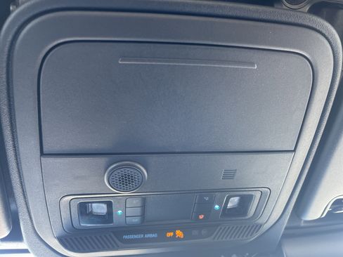 New 2025 Ford Bronco Base image 32