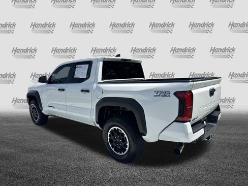 Certified 2025 Toyota Tacoma TRD Off-Road AWD/4WD image 8