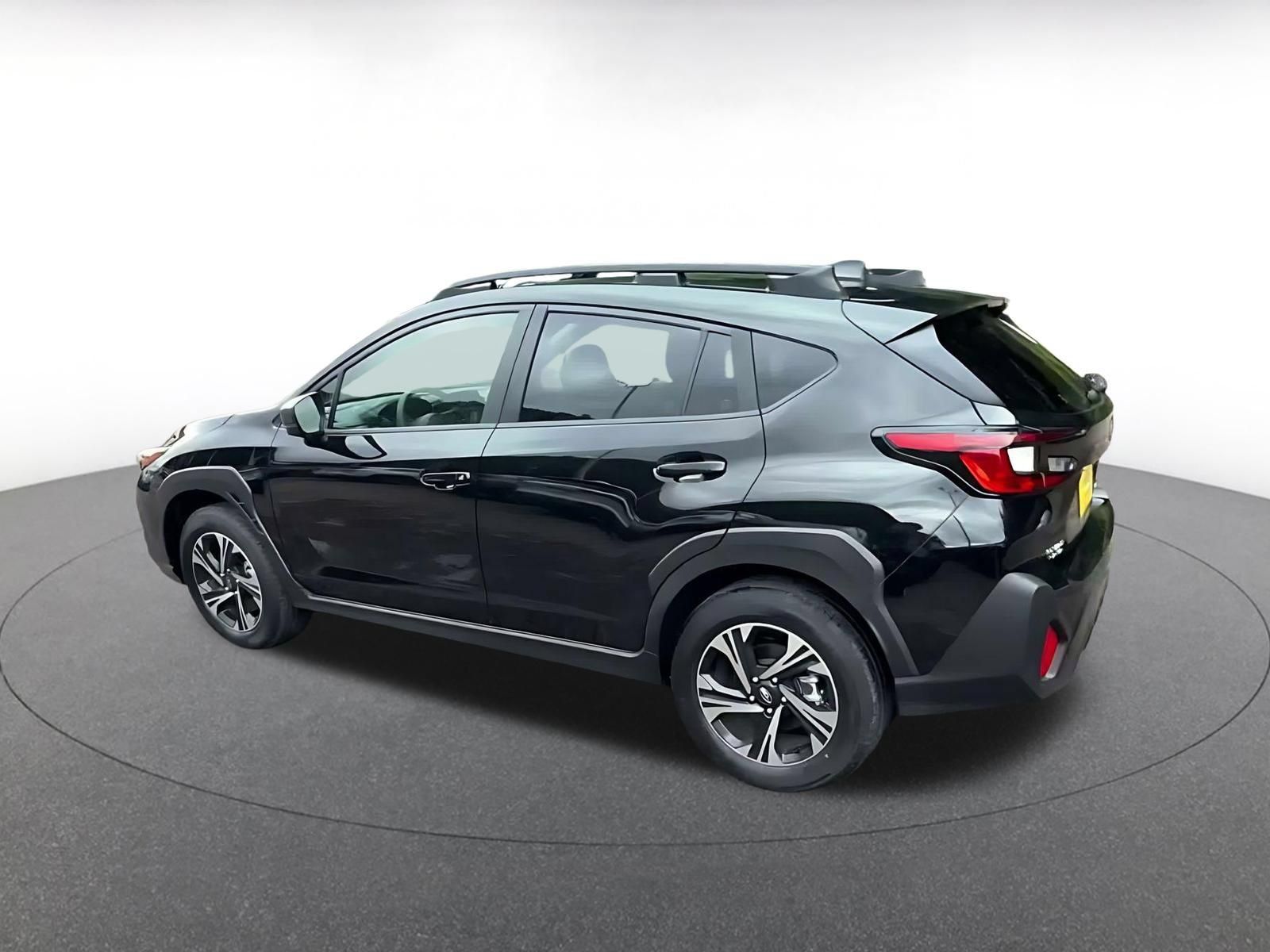Used 2024 Subaru Crosstrek 2.0i Premium AWD/4WD image 9