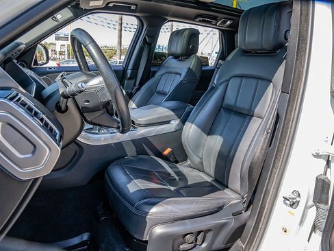 Used 2019 Land Rover Range Rover Sport HSE image 15