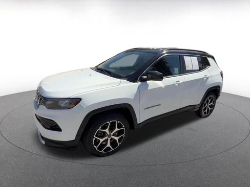 Used 2025 Jeep Compass Limited AWD/4WD image 8