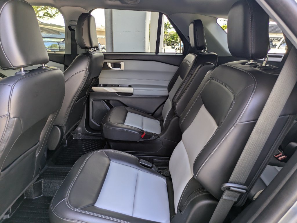 Used 2023 Ford Explorer XLT w/ Equipment Group 202A RWD image 16