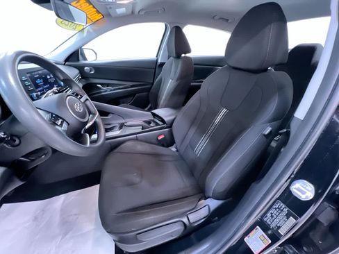 Used 2023 Hyundai Elantra SEL FWD image 14