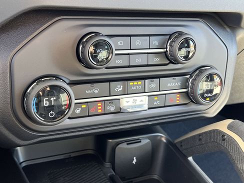 New 2025 Ford Bronco Badlands image 21