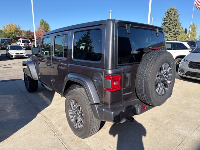 Used 2026 Jeep Wrangler Unlimited Sahara AWD/4WD image 4