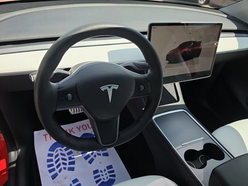 Used 2022 Tesla Model Y Performance AWD/4WD image 13