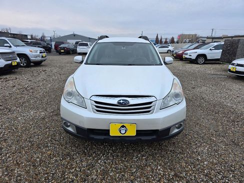 Used 2010 Subaru Outback 2.5i Premium image 2