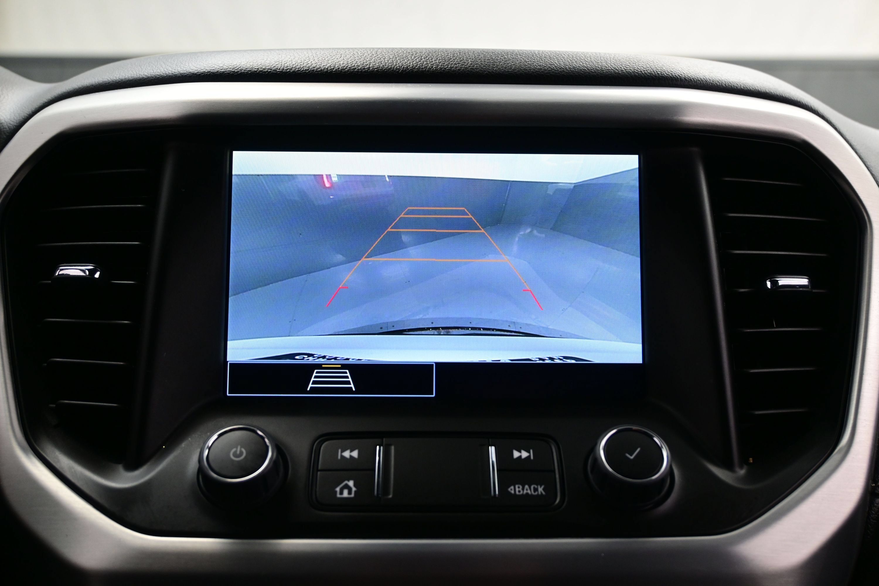 Used 2023 GMC Acadia SLE w/ Driver Convenience Package FWD image 18