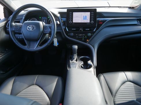 Used 2023 Toyota Camry SE FWD image 10