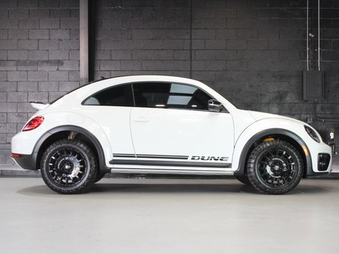 Used 2017 Volkswagen Beetle 1.8T Dune w/ Dune Technology Package image 25
