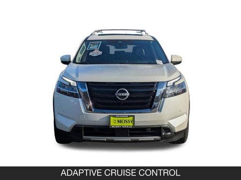 Used 2023 Nissan Pathfinder Platinum w/ Cargo Package image 4