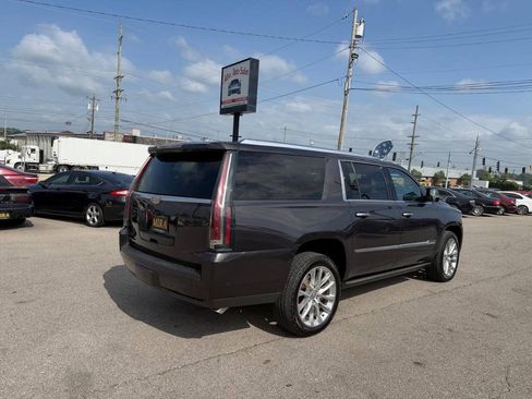 Used 2018 Cadillac Escalade ESV Premium Luxury AWD/4WD image 5